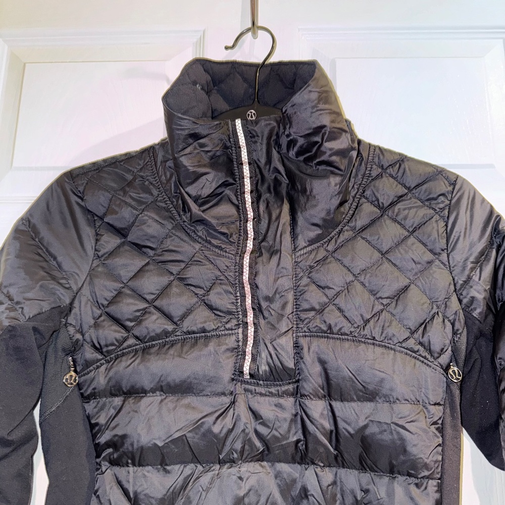 Lululemon "Down For A Run" Pullover Black - Size 4 - Picture 2 of 9